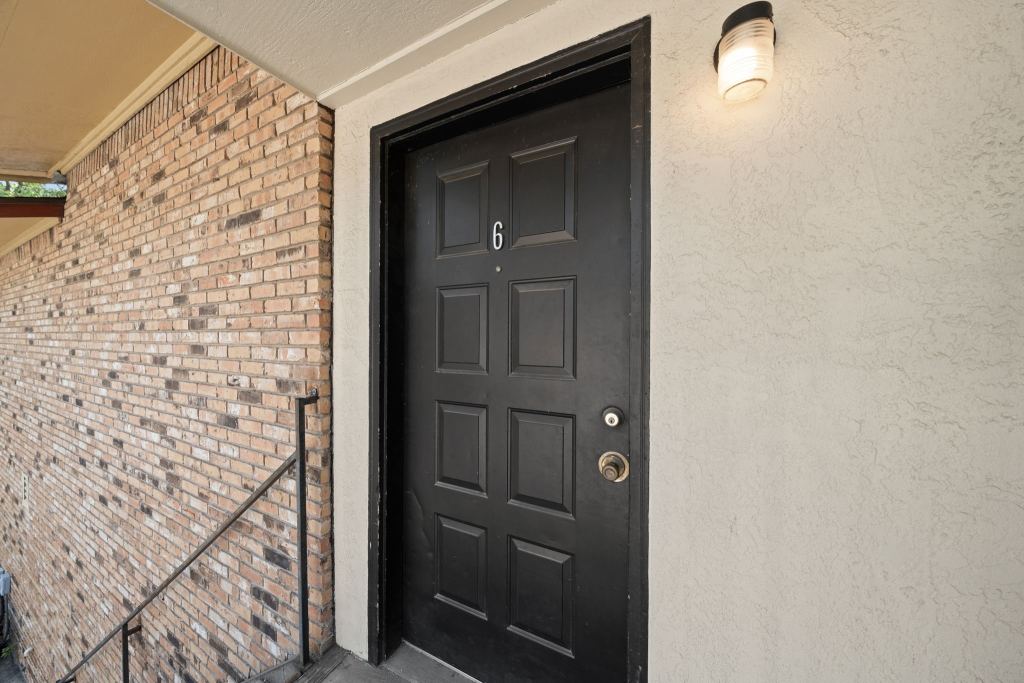1108 N Elm Street 6, Denton, TX 76201 — photo 1