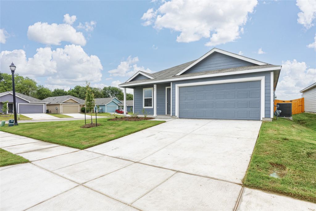 727 Ginkgo Way, Princeton, TX 75407 — photo 1