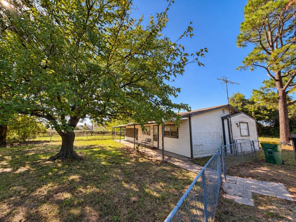 3048 Green Meadows Road, Granbury, TX 76049 — photo 1