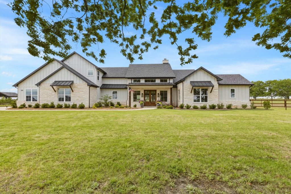 1406 Kara Trail, Van Alstyne, TX 75495 — photo 1