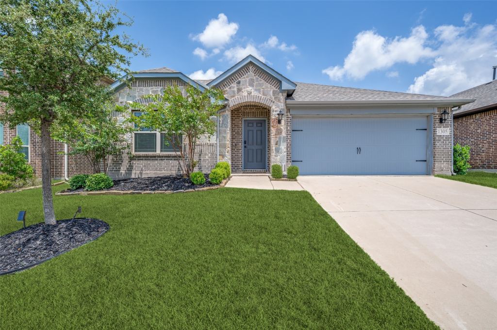 1305 Coyote Ridge