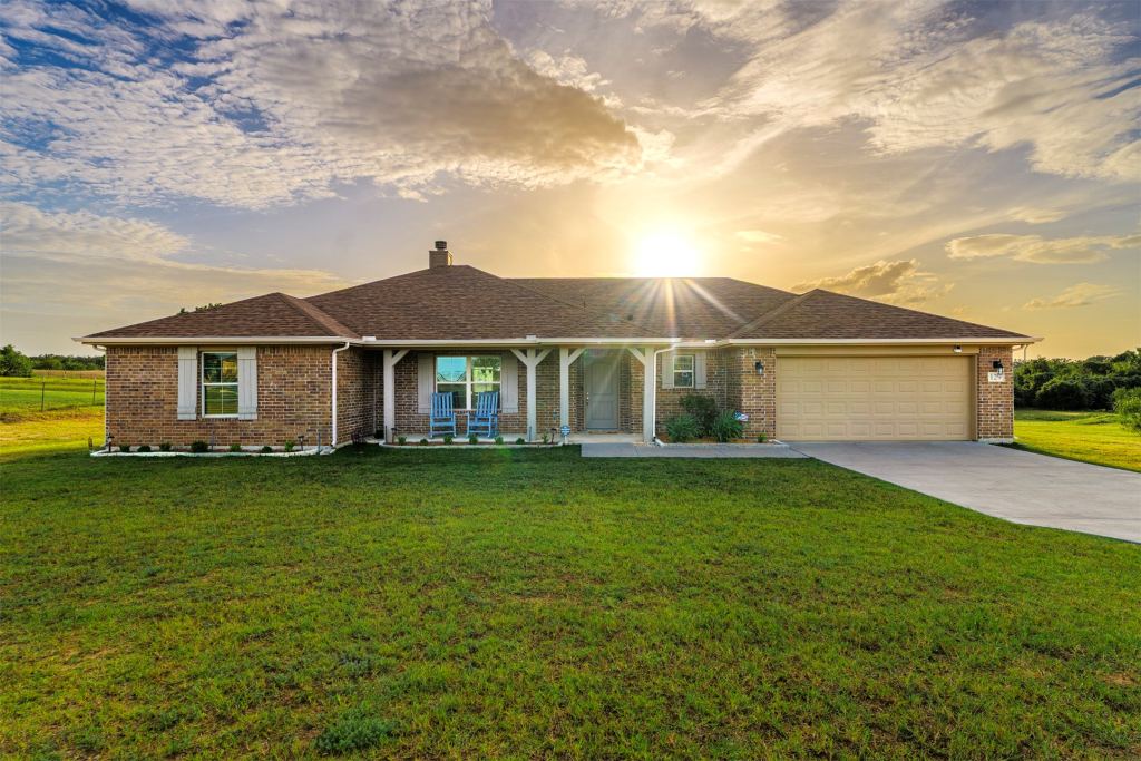 129 Springwood Ranch Loop, Springtown, TX 76082 — photo 1