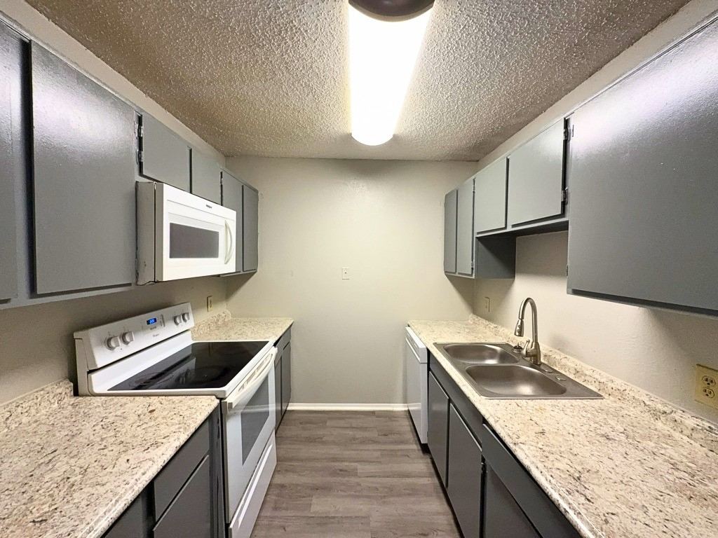 219 Fry Street 6, Denton, TX 76201 — photo 1