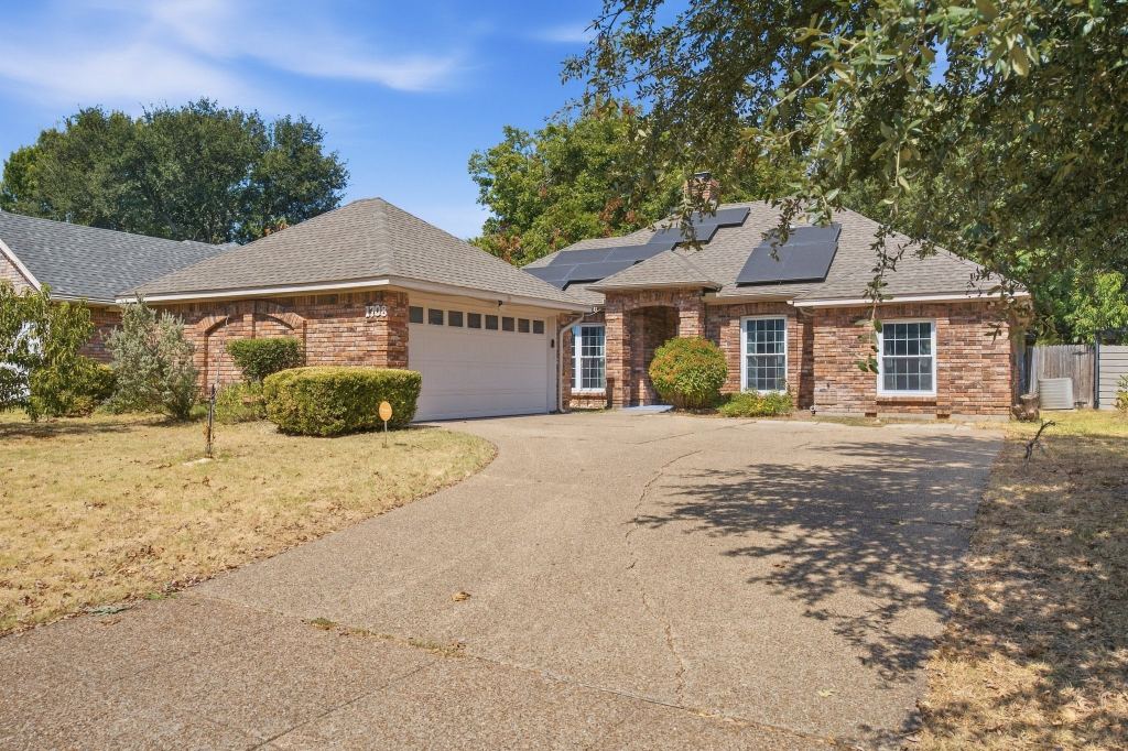 1708 Willow Vale Drive, Fort Worth, TX 76134 — photo 1