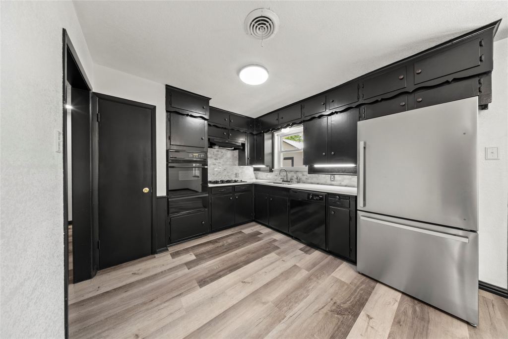 5316 Ammons, Haltom City, TX 76117 — photo 1