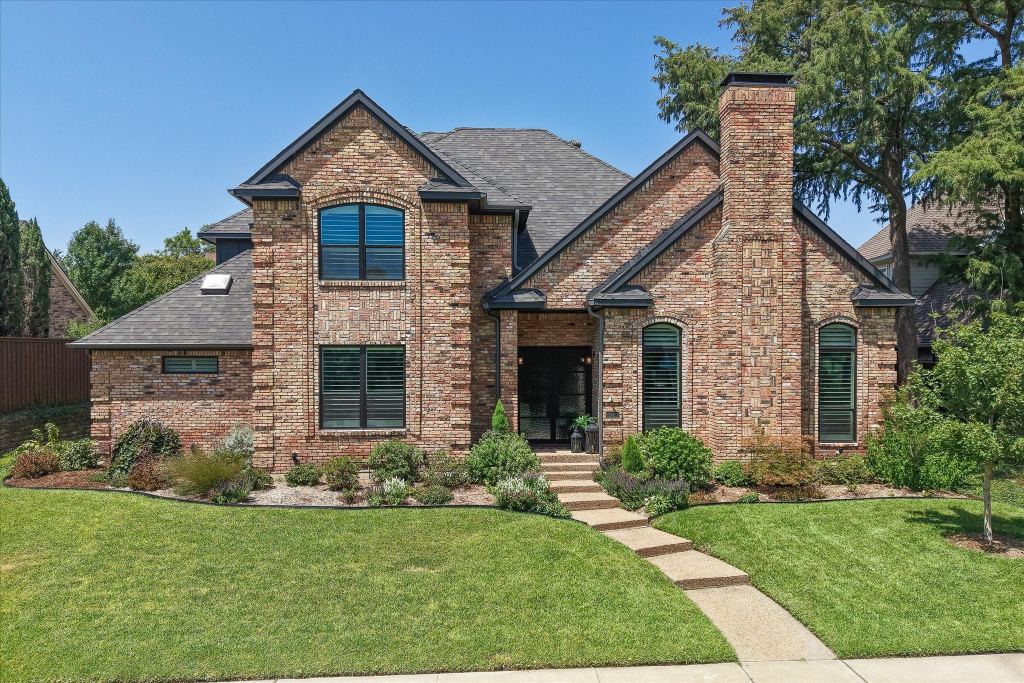 2121 Clearspring Drive S, Irving, TX 75063 — photo 1