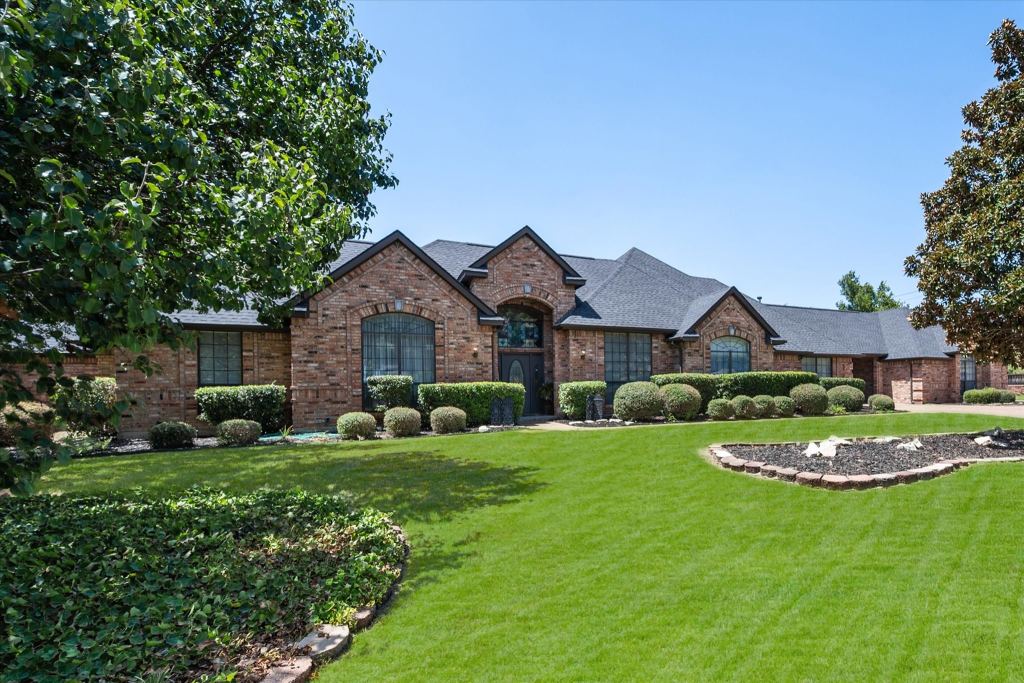 1388 Fairhaven Drive, Mansfield, TX 76063 — photo 1
