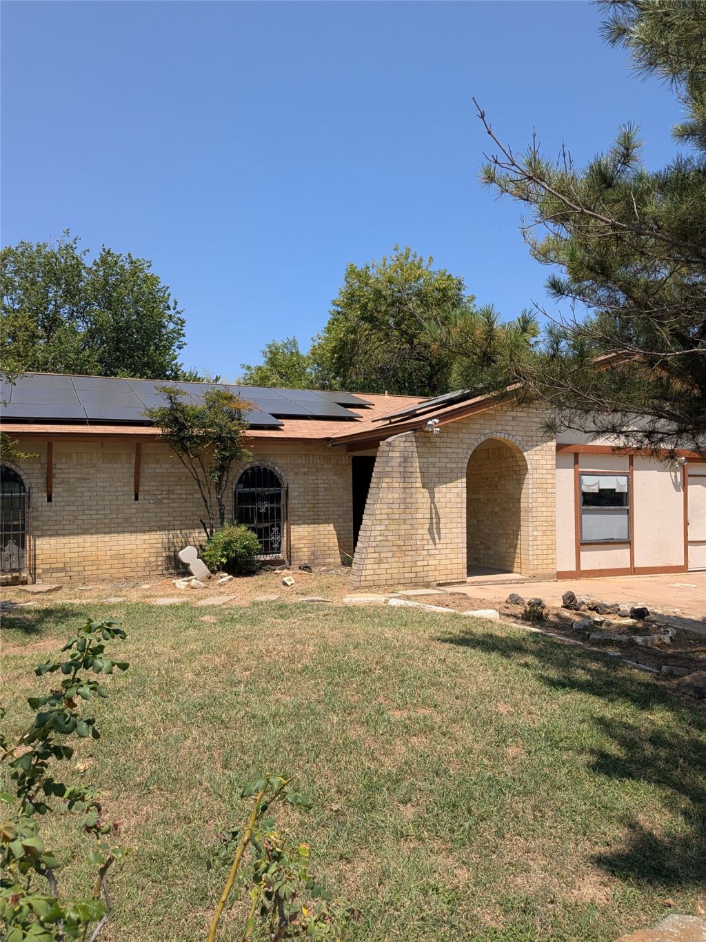 7501 Acapulco Road, Fort Worth, TX 76112 — photo 1
