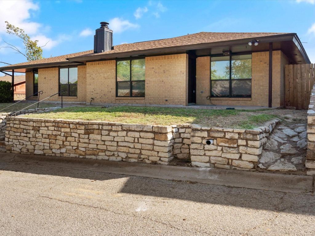 1117 S Rusk Street 1117, Weatherford, TX 76086 — photo 1