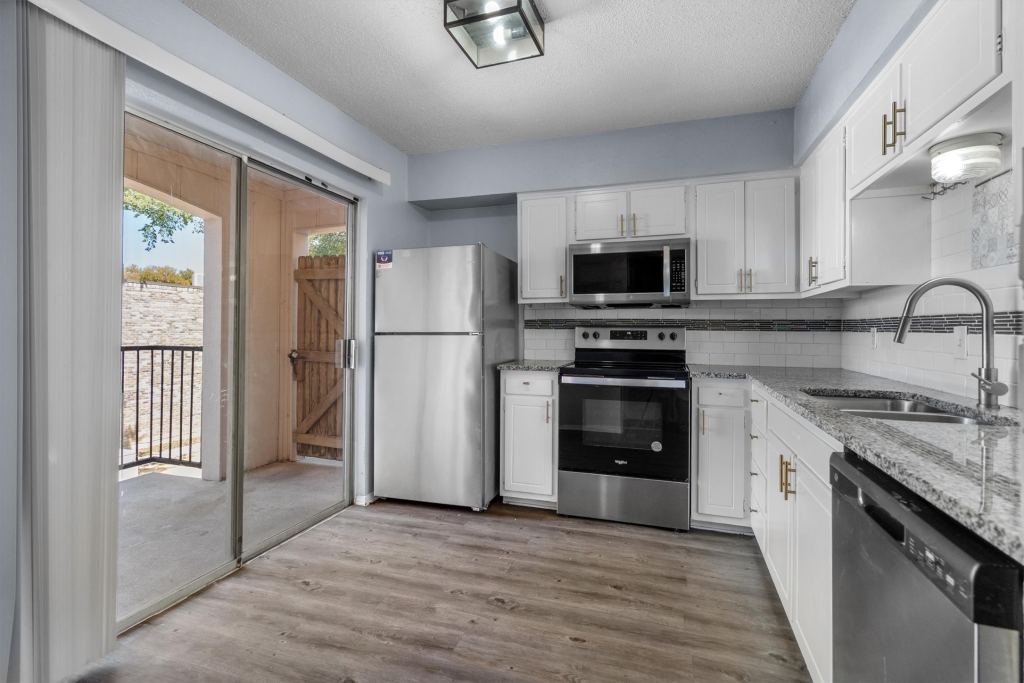 5606 Boca Raton Boulevard 247, Fort Worth, TX 76112 — photo 1