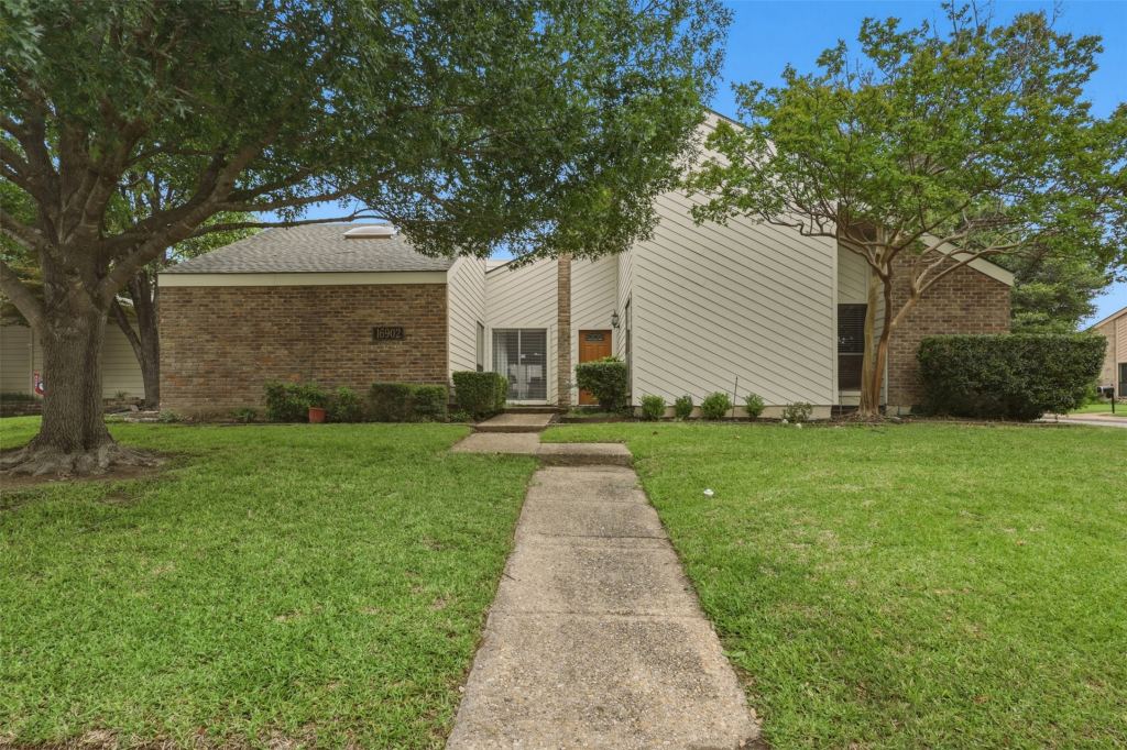 16902 Davenport Court