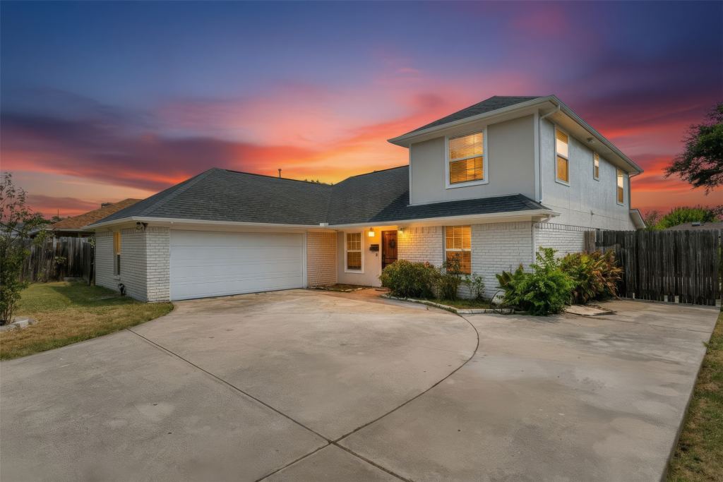 2124 Brentwood Lane, Carrollton, TX 75006 — photo 1