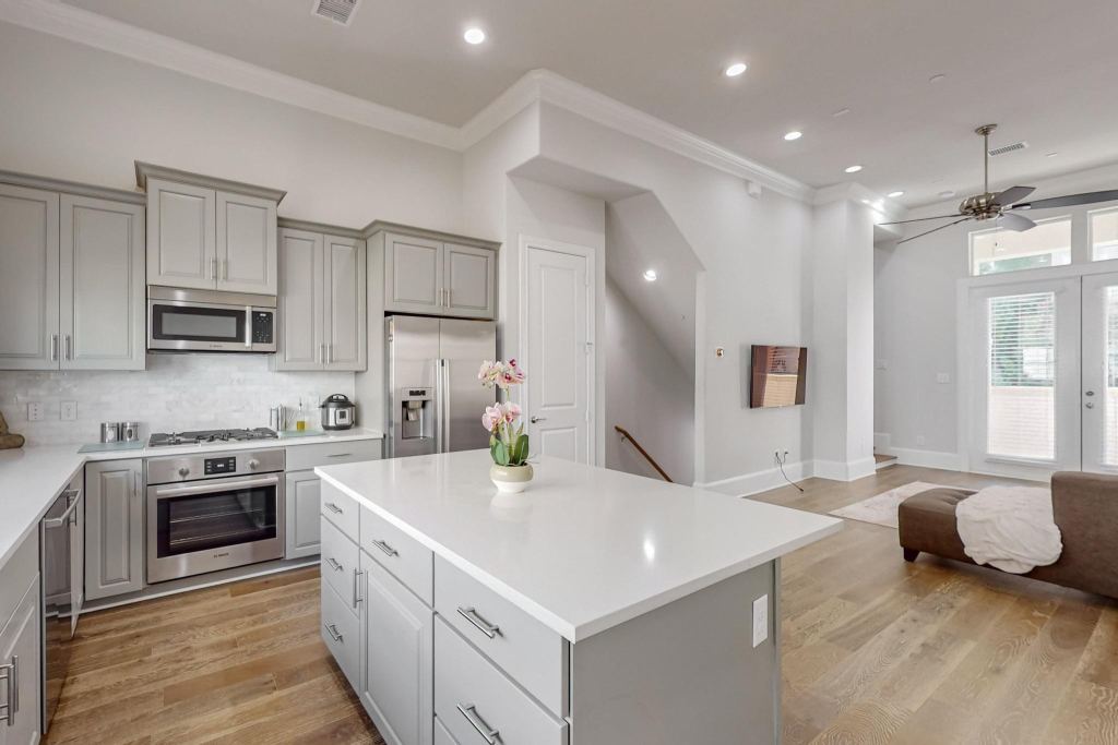 638 Dalton Lane 802, Irving, TX 75039 — photo 1