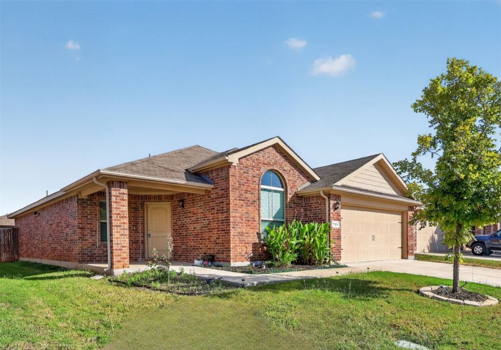 725 Gin Lake Trail, Fort Worth, TX 76120 — photo 1