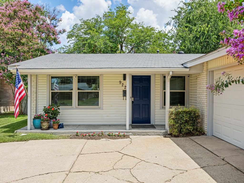 922 Forreston Drive, Richardson, TX 75080 — photo 1