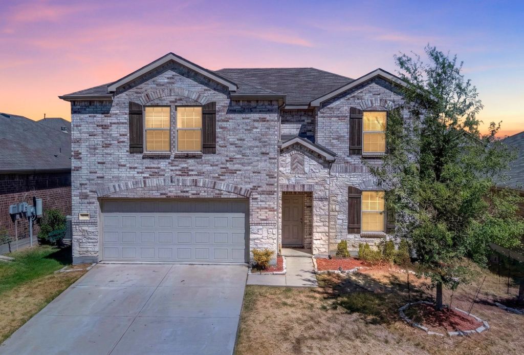 3033 Walker Creek Drive, Little Elm, TX 75068 — photo 1