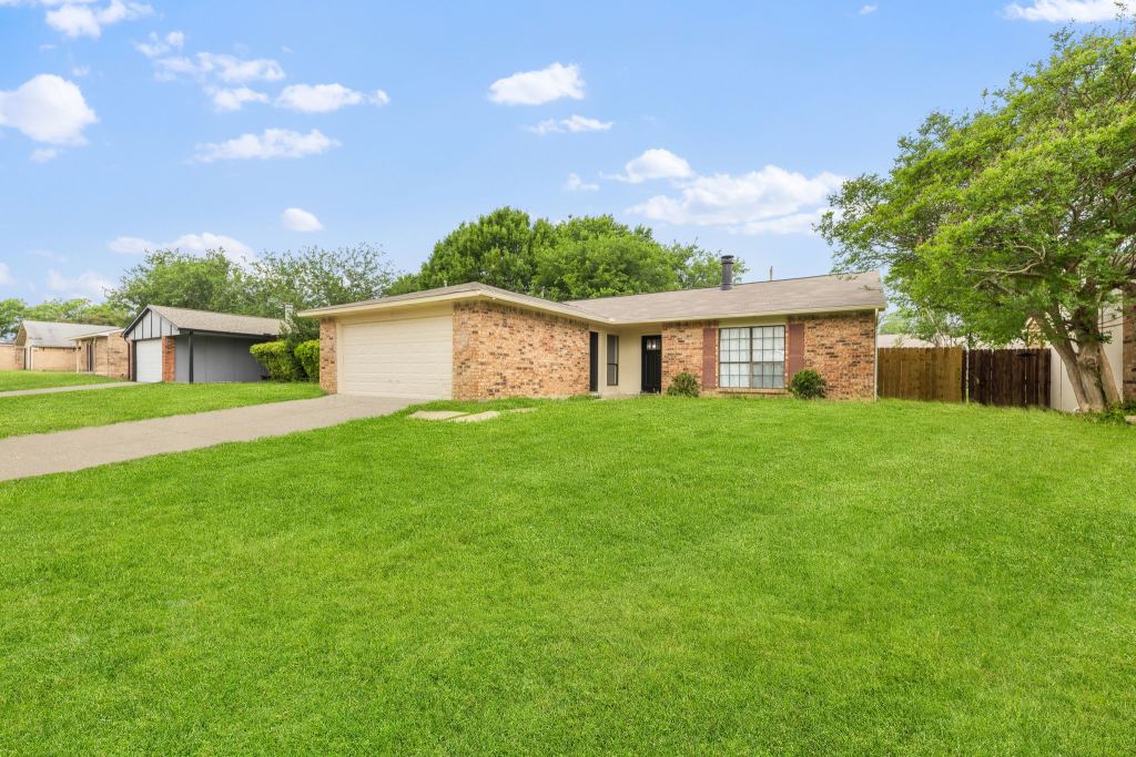809 Levelland Drive, Arlington, TX 76017 — photo 1