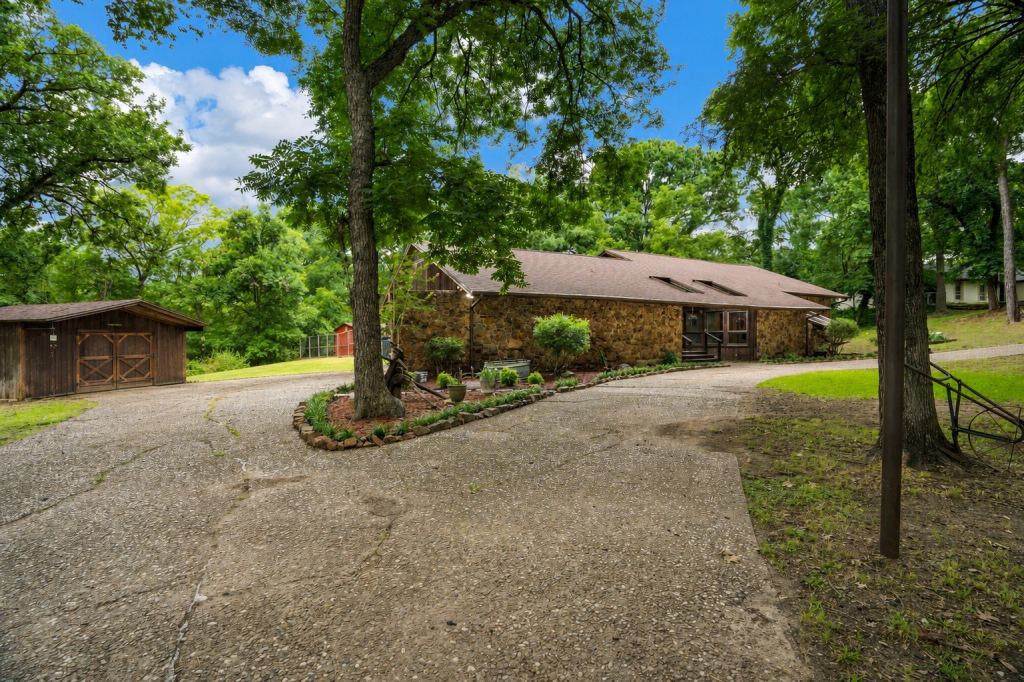 207 Shadowwood Trail, Ovilla, TX 75154 — photo 1