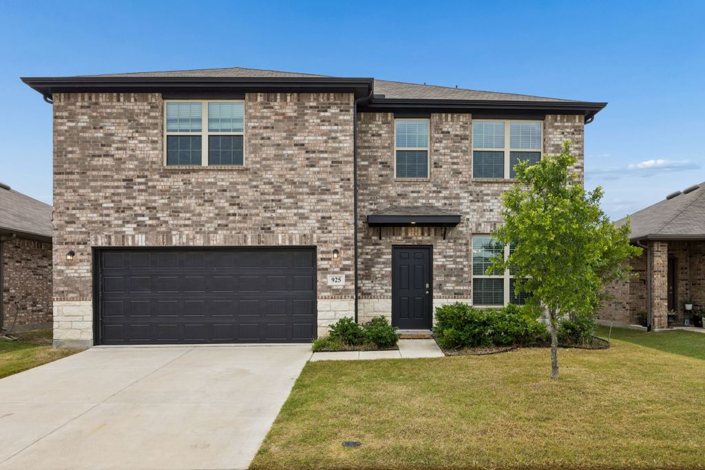 925 Billups Drive, Van Alstyne, TX 75495 — photo 1