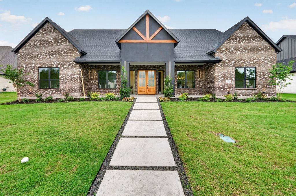 1009 Devonshire Drive S, Forney, TX 75126 — photo 1