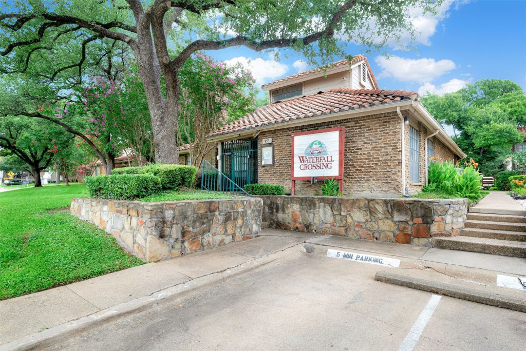 877 Dublin Drive 1