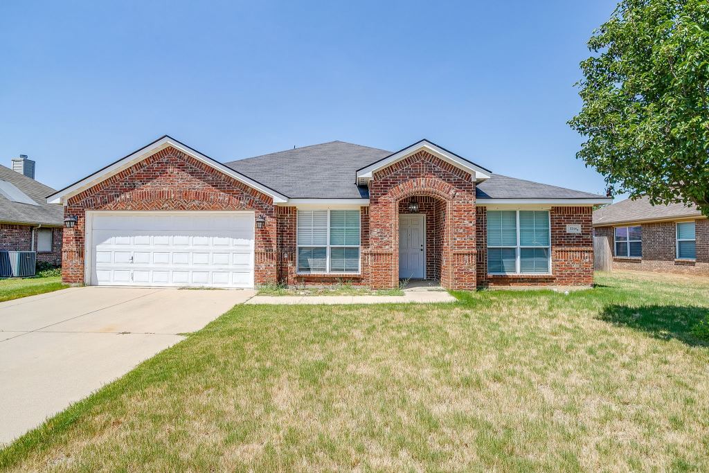 2214 Taylor Drive, Weatherford, TX 76087 — photo 1