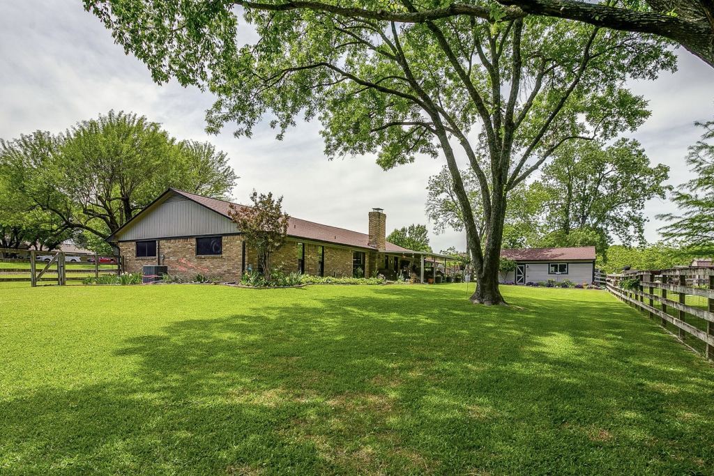 3 Glencove Circle