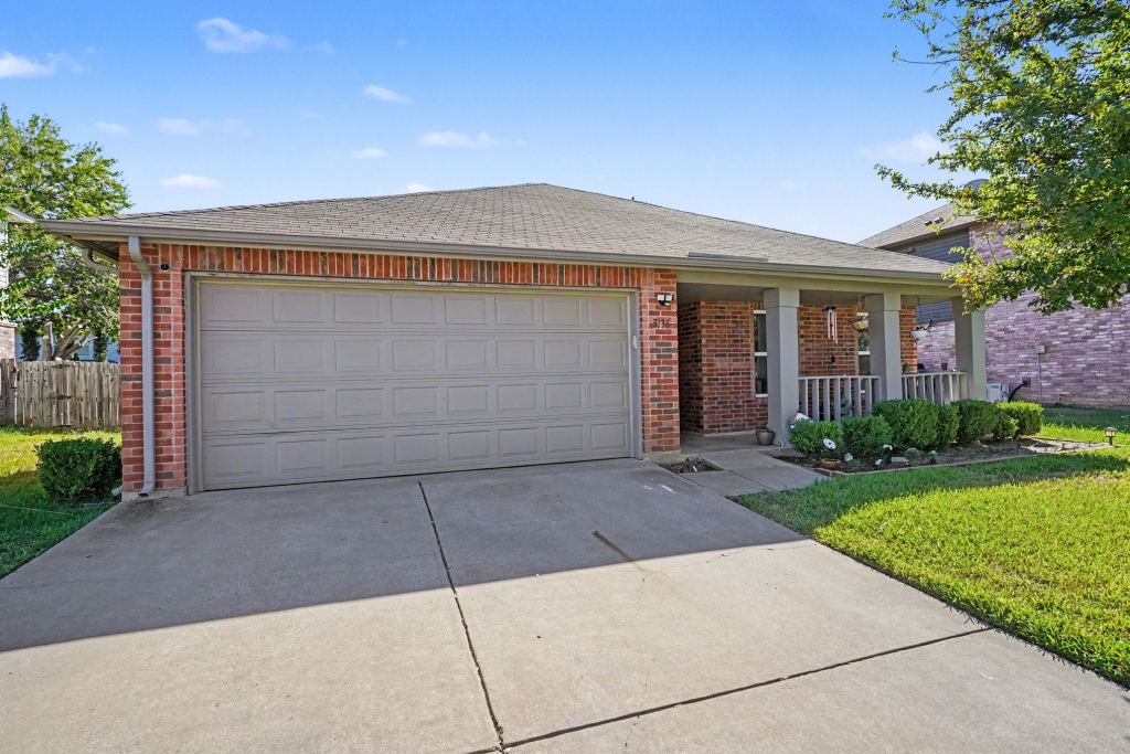 3136 Pine Valley Drive, Grand Prairie, TX 75052 — photo 1
