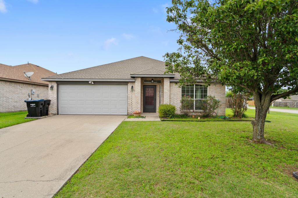 100 Lipan Street, Greenville, TX 75402 — photo 1