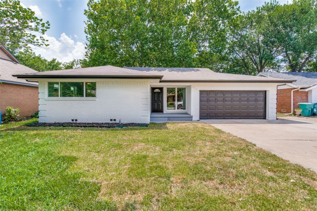 1208 N Grant Drive, Sherman, TX 75092 — photo 1