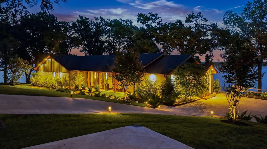 7250 Briar Road, Azle, TX 76020 — photo 1