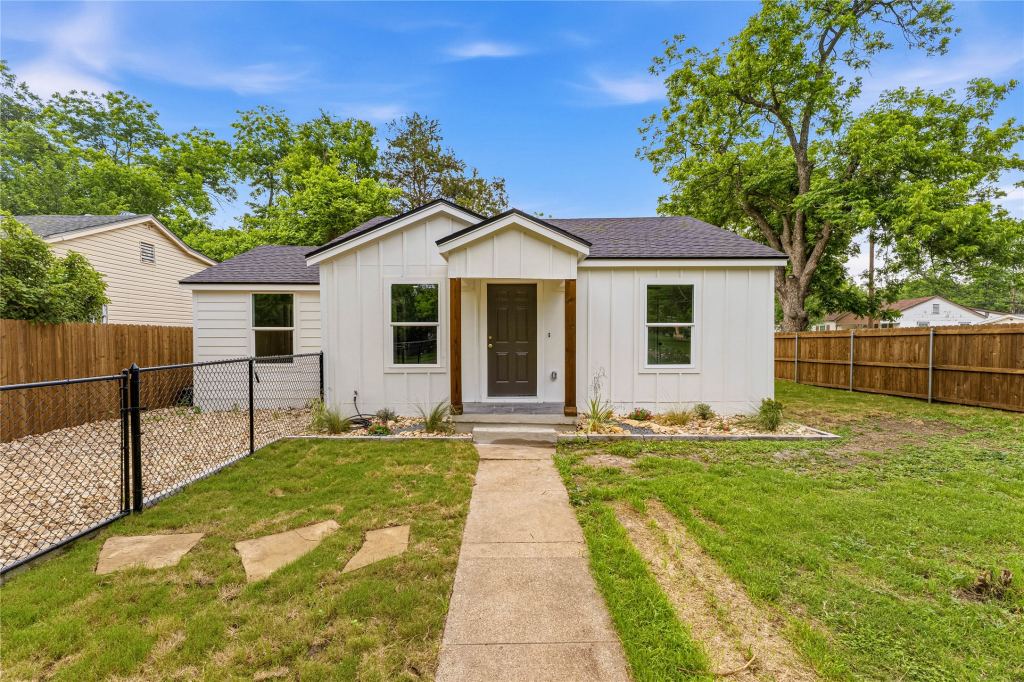 2732 Mckenzie Avenue, Waco, TX 76708 — photo 1