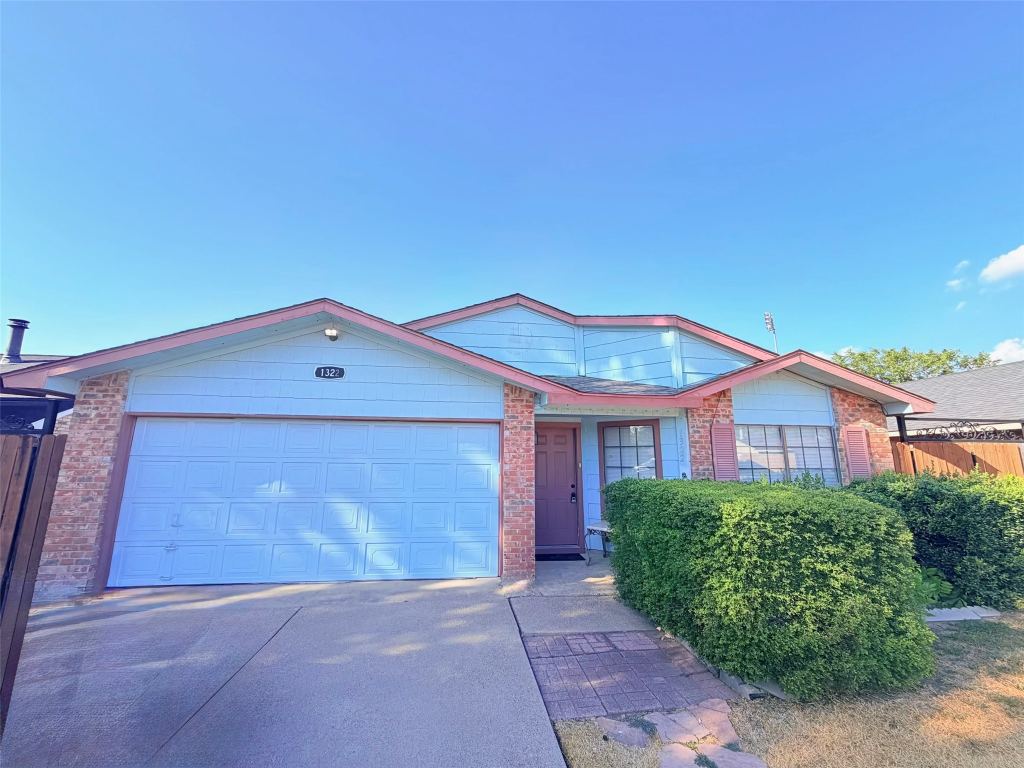 1322 Clark Trail, Grand Prairie, TX 75052 — photo 1