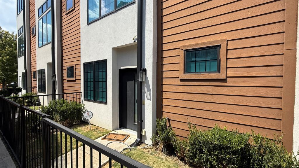 1910 Caddo Street B103, Dallas, TX 75204 — photo 1