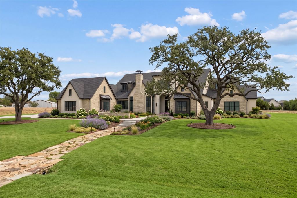 900 Healey Drive, Fairview, TX 75069 — photo 1