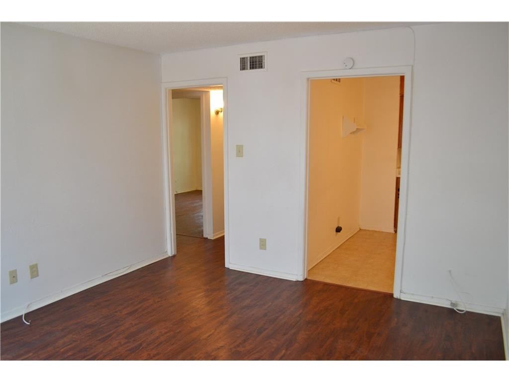 1107 N Locust Street 2, Denton, TX 76201 — photo 1