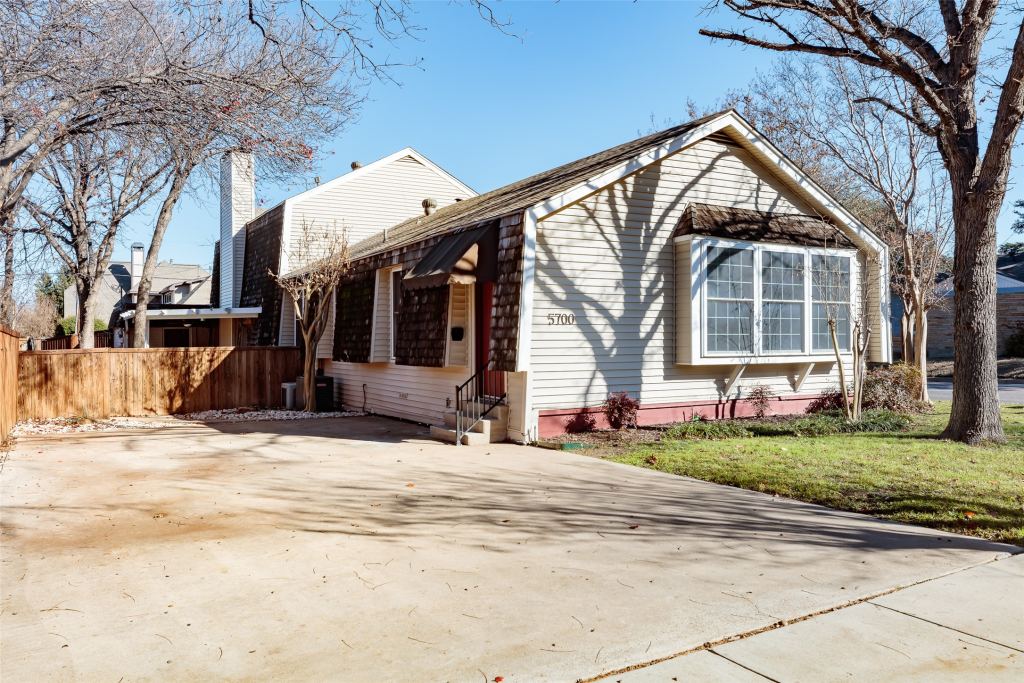 5700 Pershing Avenue, Fort Worth, TX 76107 — photo 1