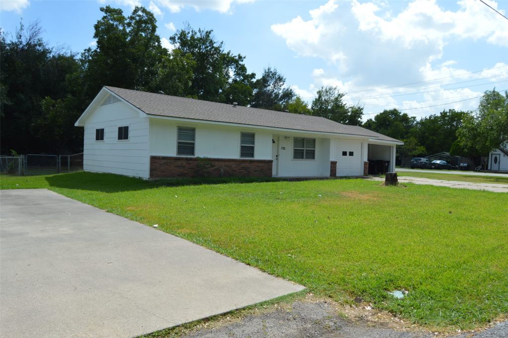 3321 Eastland Avenue, Greenville, TX 75402 — photo 1
