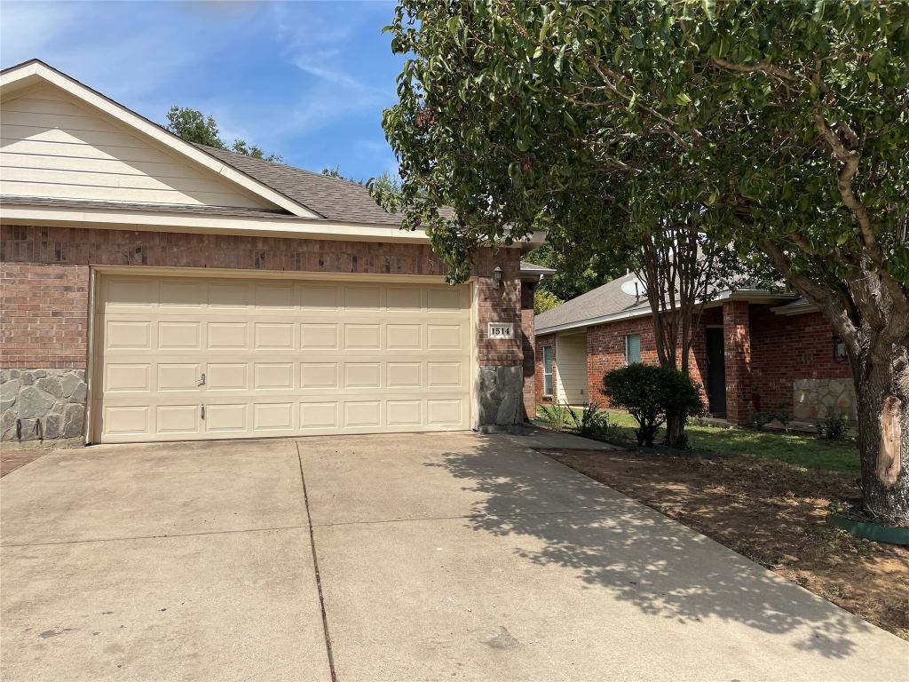 1514 Piedmont Drive, Mansfield, TX 76063 — photo 1