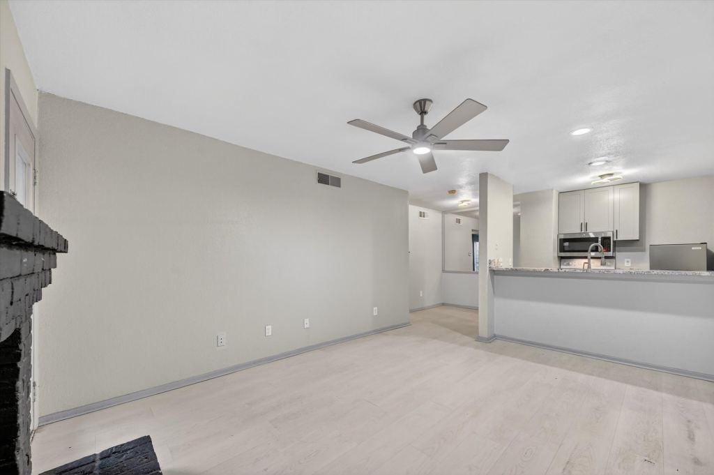 1810 N Garrett Avenue 124, Dallas, TX 75206 — photo 1