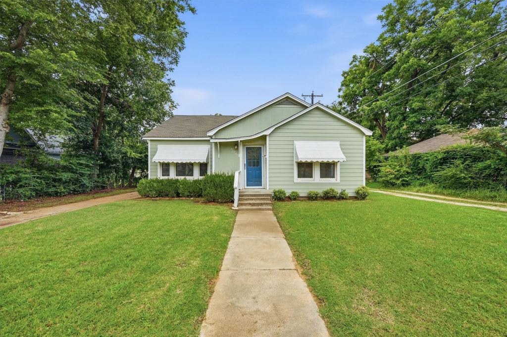 408 S Tone Avenue, Denison, TX 75020 — photo 1