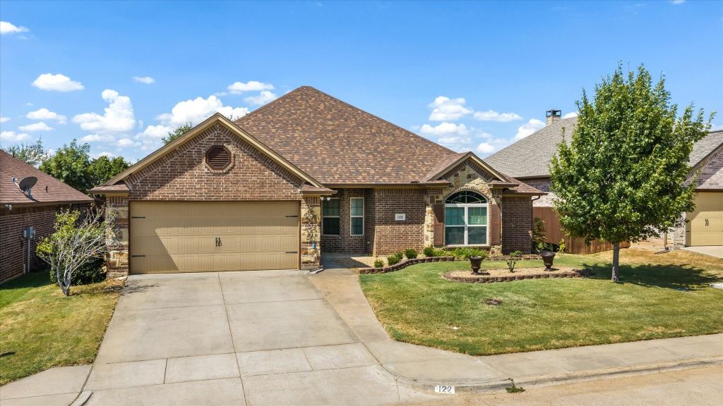122 Donna Circle, Granbury, TX 76049 — photo 1