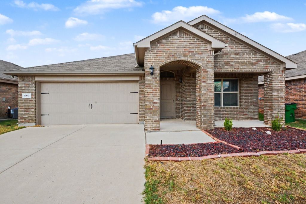 809 Rutherford Drive, Crowley, TX 76036 — photo 1
