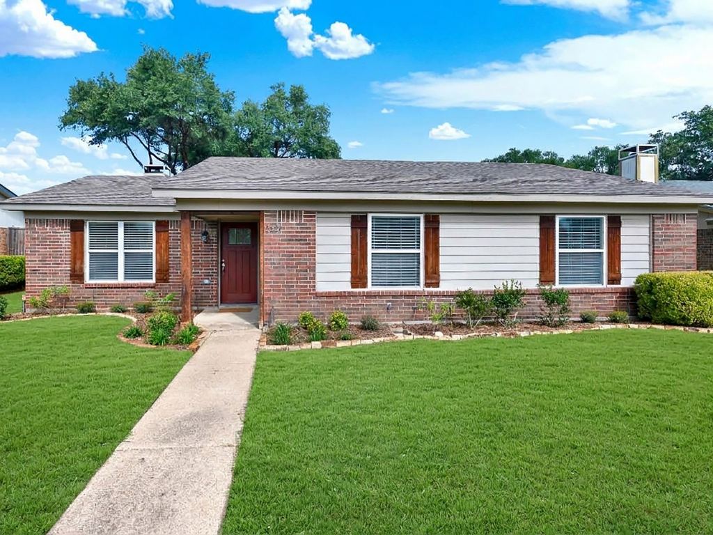 2621 Ivanridge Lane, Garland, TX 75044 — photo 1