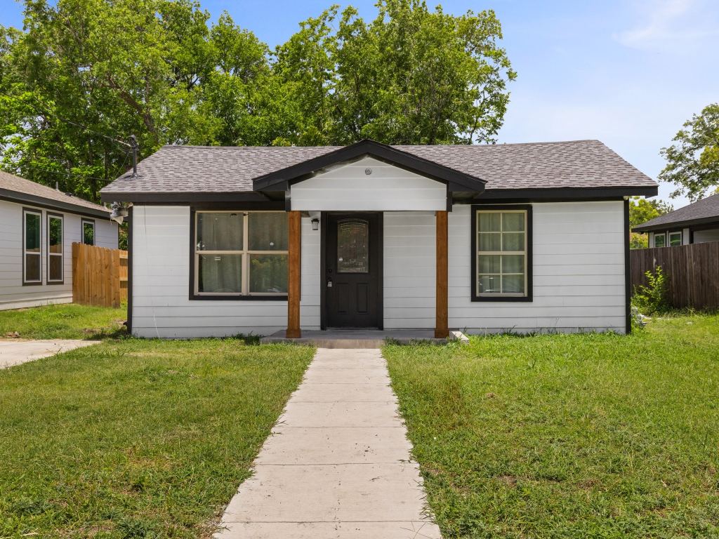 638 Bethpage Avenue, Dallas, TX 75217 — photo 1