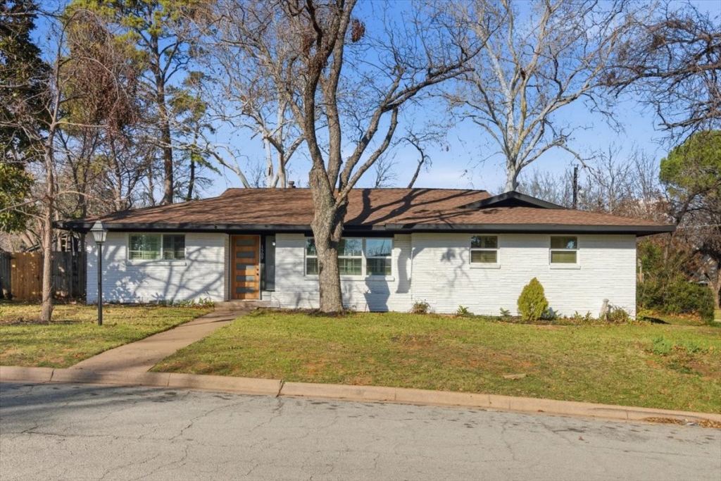 1509 University Drive, Arlington, TX 76013 — photo 1