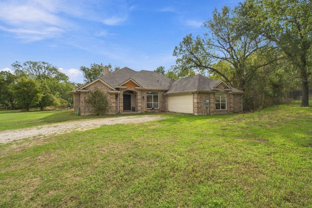 502 Three Skillet Road, Springtown, TX 76082 — photo 1