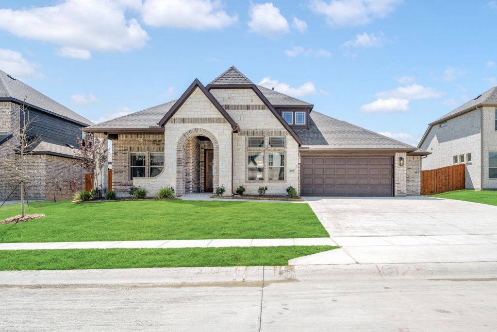 1025 Emerald Trace Drive, Justin, TX 76247 — photo 1