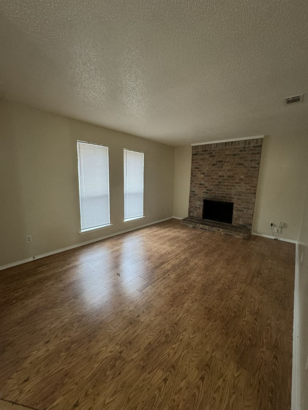7006 Lincoln Drive, North Richland Hills, TX 76182 — photo 1