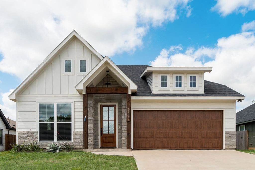109 Vaughn Meadows Drive, Tom Bean, TX 75491 — photo 1